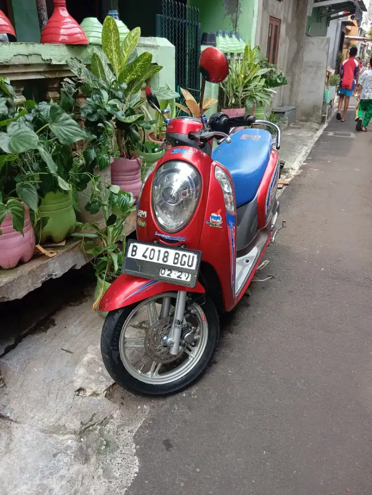 Honda Scoopy 2016
