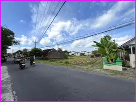 Dekat Bandara Adisucipto Kavling Hoek & Tengah di Jalan Raya Berbah