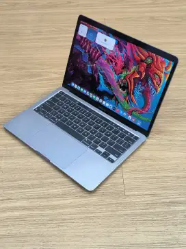 MacBook Pro 2020 M1 , 13 inch , 8/512