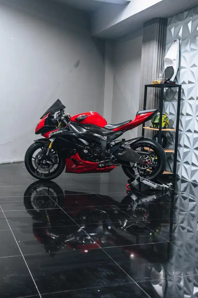 KAWASAKI ZX6R RED 2011