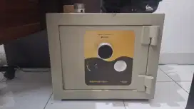 Brangkas jual butuh