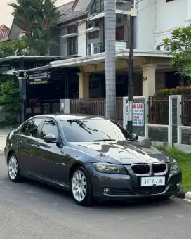 bmw e90 320i 2011