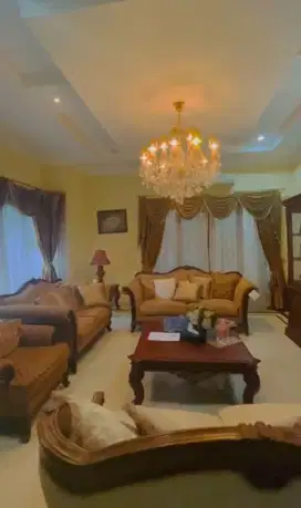 Rumah Terawat Dengan Kolam Renang Di Menteng Dijual Cepat