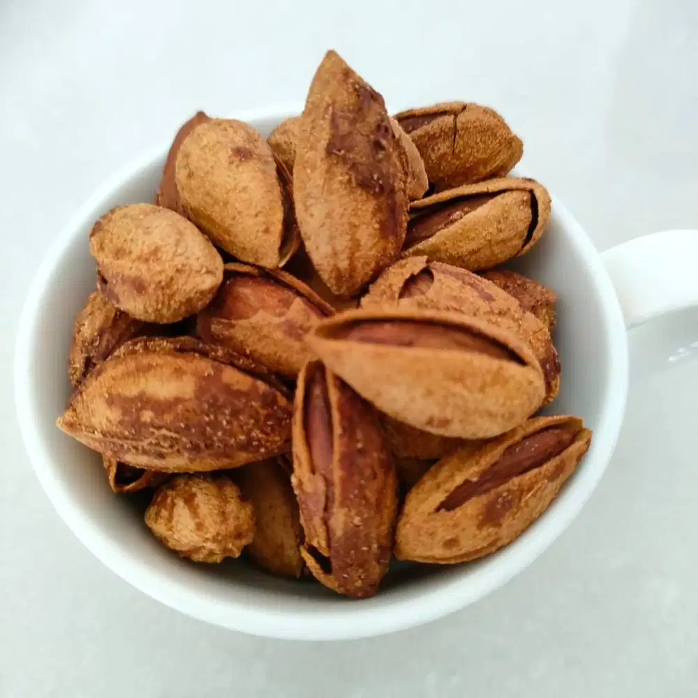 Kacang Almond Kulit Panggang Rasa Susu