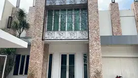 Rumah Menteng , Golongan C, Tanah Kotak, Jarang Ada