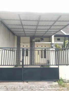 Disewakan rumah daerah gununganyar 7 menit dari merr