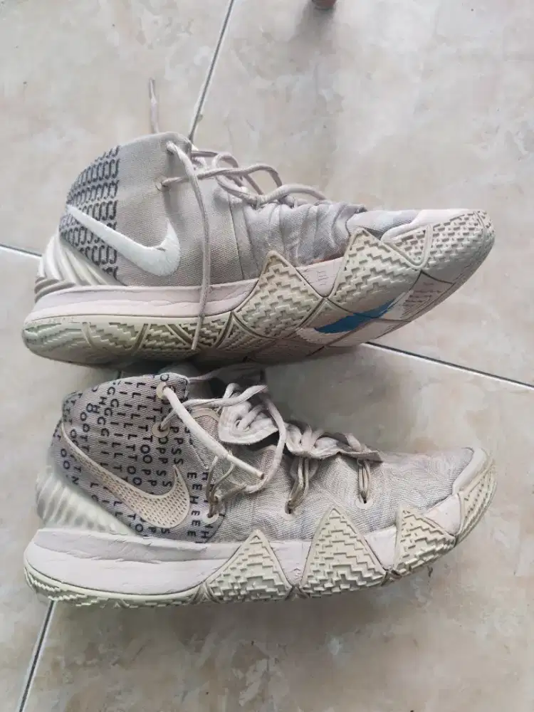 Sepatu basket nike kyrie camo