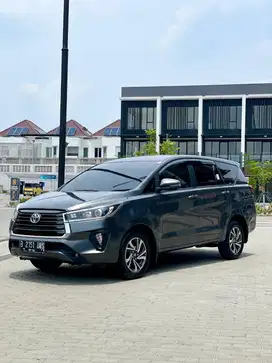 MOBIL SUPER IRIT ini gan Innova Diesel V AT 2021 Abu2 Istimewa Gan