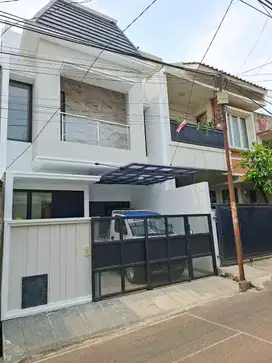 Rumah Baru Ready Dekat SCBD Senayan Jakarta Pusat, Jual Dijual Nego