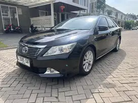 Toyota camry 2012 facelift. Pemakaian 2013. A/T. Terawat siap pakai