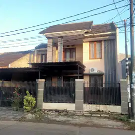 Rumah 2 Lantai Lokasi Strategis Selangkah dari BSD City