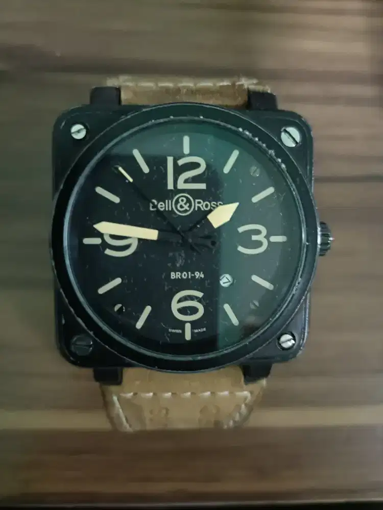 Jam tangan pria B&R