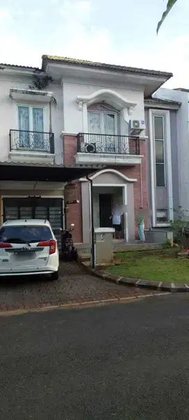 DIjual Cepat Taman Crystal Summarecon Serpong
