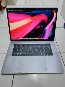 macbook pro 2017 15inch ram 16 ssd 1TB