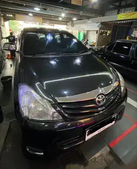 Innova bensin 2009 kondisi istimewa