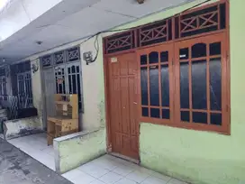 Dijual 8 Kontrakan dan 4 kios