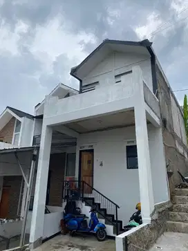 Rumah gaya industrial modern di perumahan cijambe view kota bandung