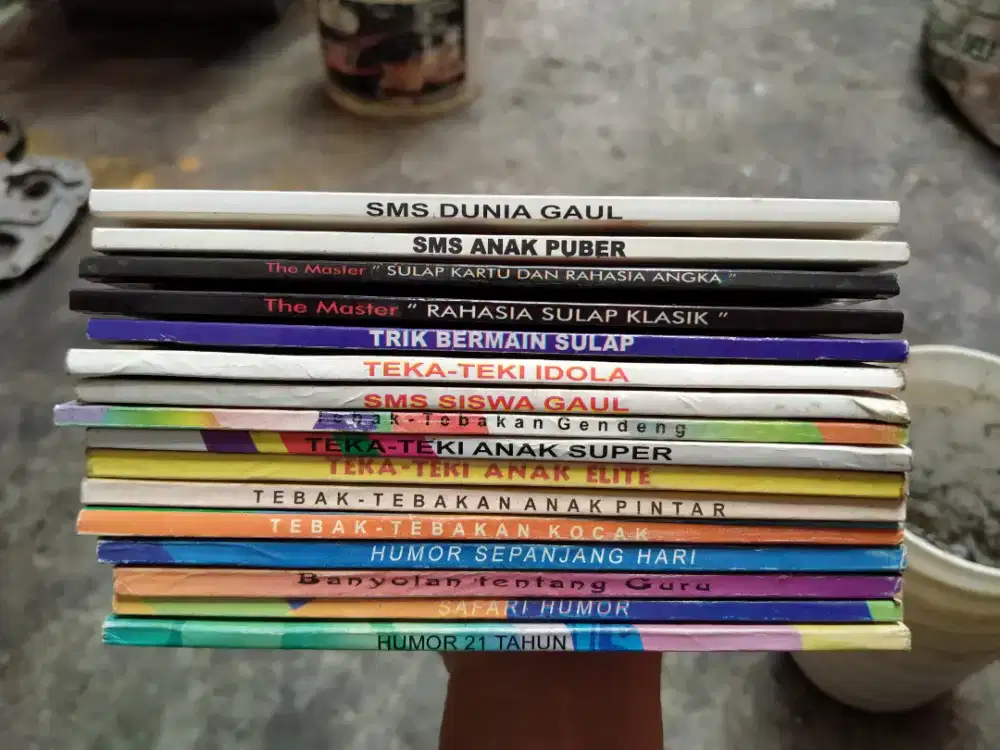 Buku sms dan sulap