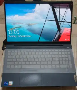 Lenovo Ideapad Slim Core i7 16 Touchscreen
