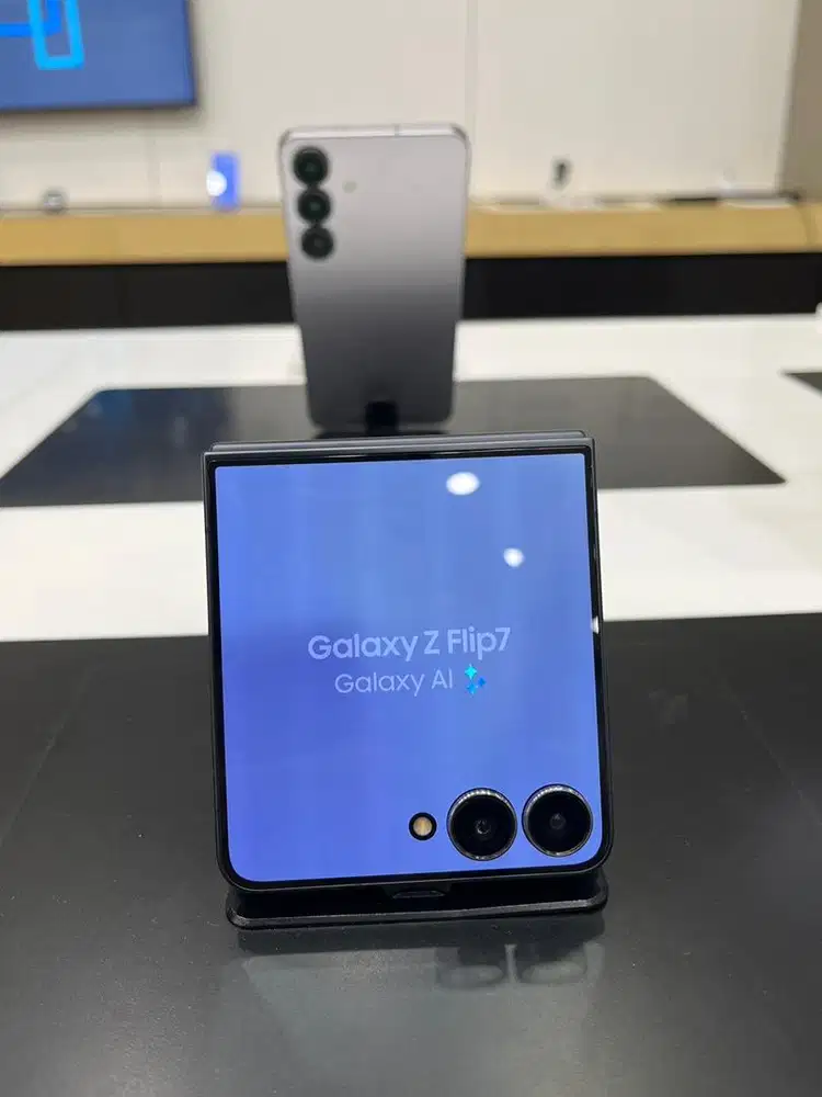 SAMSUNG Z FLIP 7 RAM 12/256GB