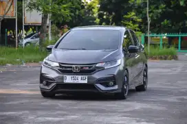 Honda jazz rs 2017 silver low km.