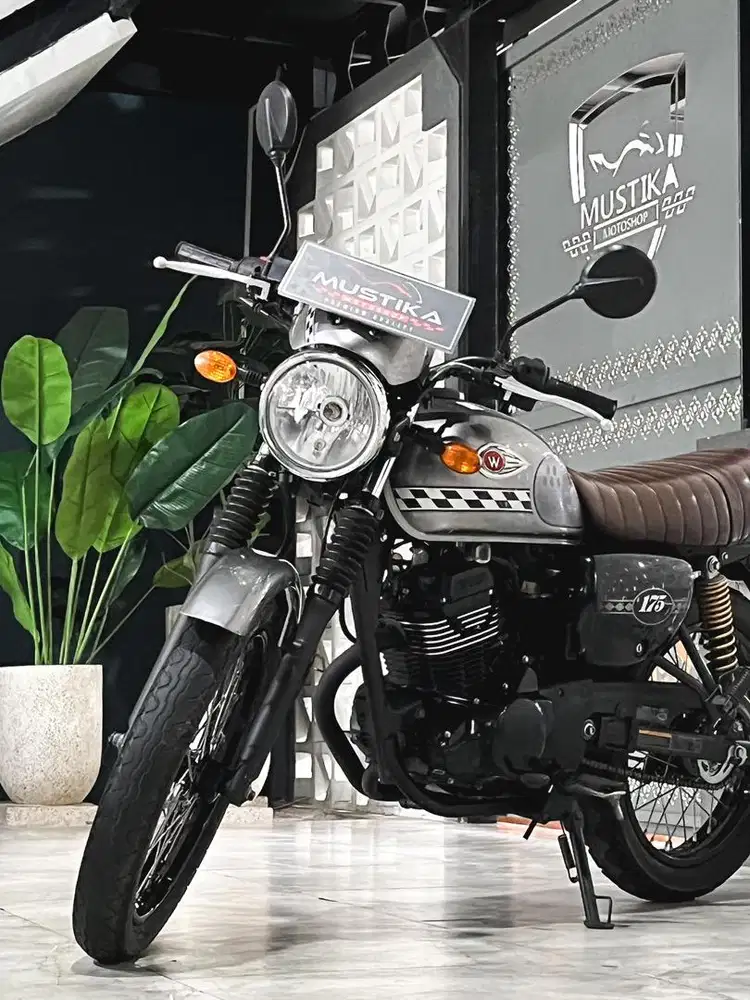 Stok Terbatas‼️Kawasaki W175 CAFE th 2022 - Ayu Mustika