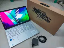Dijual laptop Asus Intel I5-1135g7 gen 11 Layar OLED Ram 8GB SSD 512