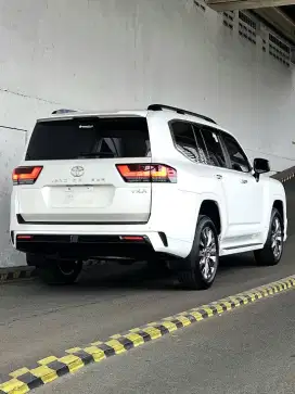Landcruuiser 300 VX-R 2024 Putih