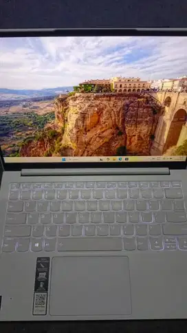 Di jual  Lenovo Yoga Slim 7i Carbon Core i7-1165G7 16GB 1TBSSD