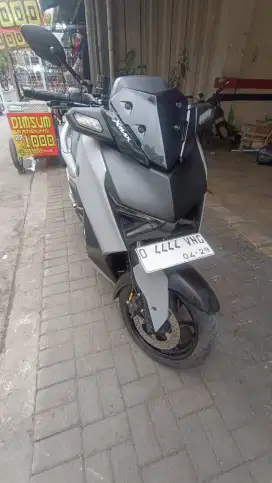Xmax Connected 2024 Doff Grey