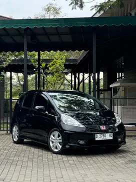 Jazz RS MT 2011 Facelift LOW KM