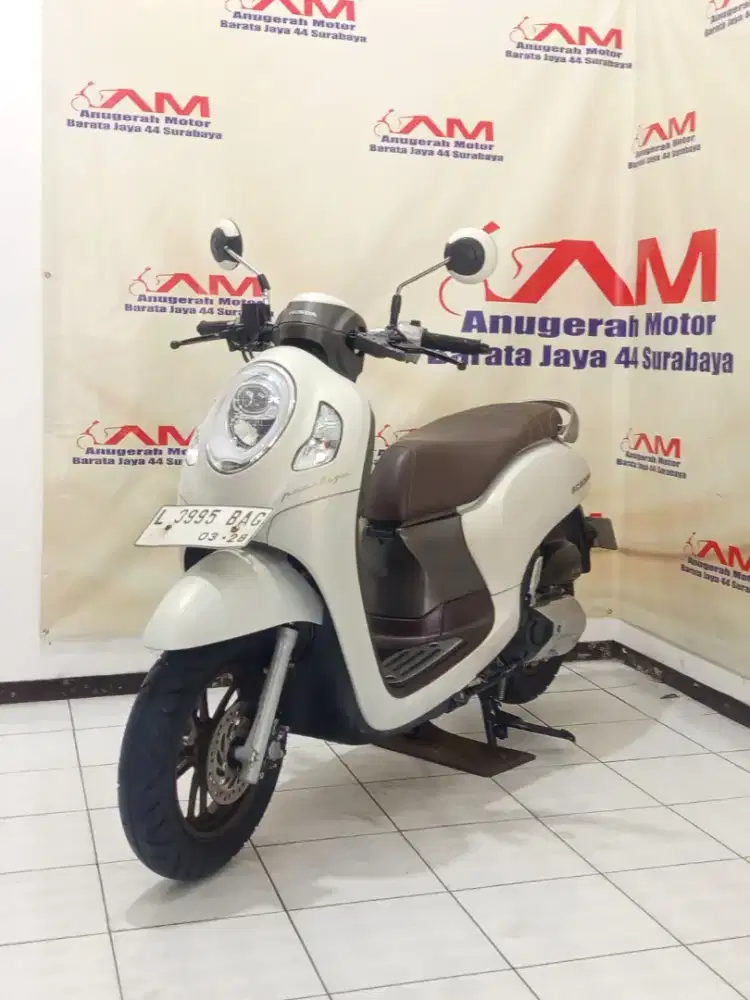 Honda Scoopy prestige tahun 2023 putih Doff