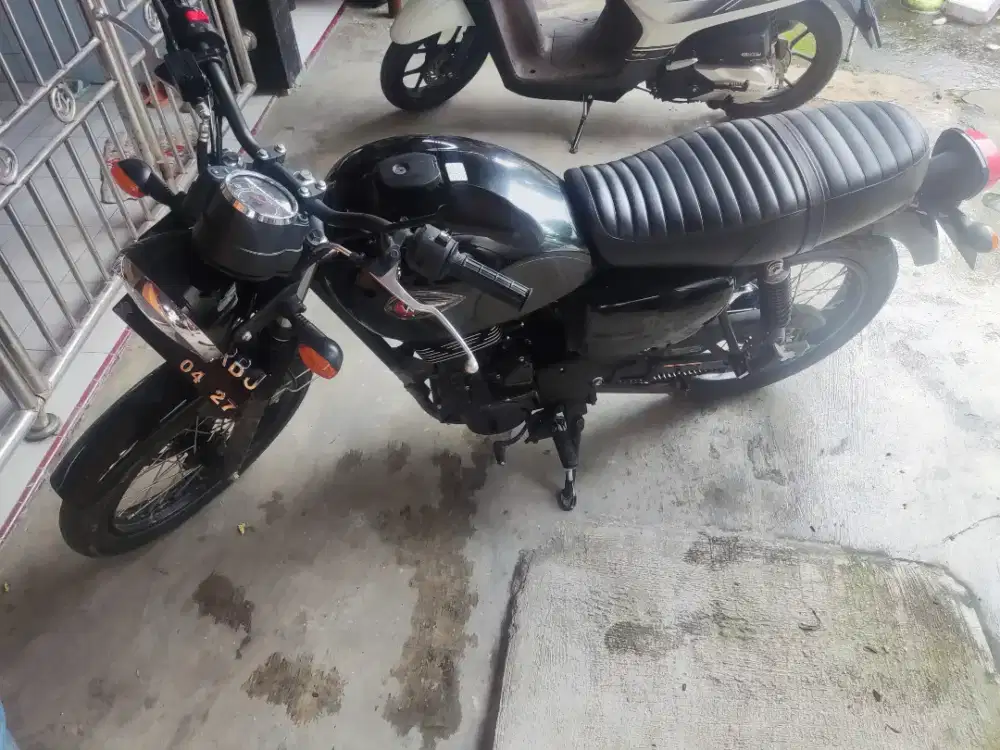 W175SE Black Style