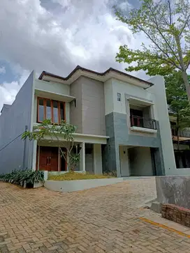 Rumah 2 Lantai Bagus di Ceger, Cipayung. -I