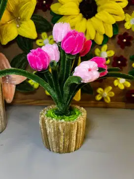 Bunga Mini Tulip Handmade – Dekorasi Meja Kerja & Pajangan Estetik
