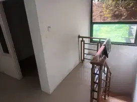RUMAH 1,5 LANTAI DI CIBUBUR BISA SEWA ATAU BELI, UNFURNISHED.
