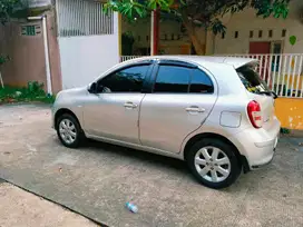 Nissan March 2012 Bensin