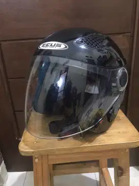 Helm Zeus 610 Hitam