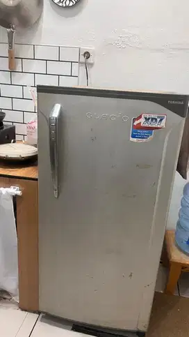 Kulkas 1 pintu Toshiba glacio