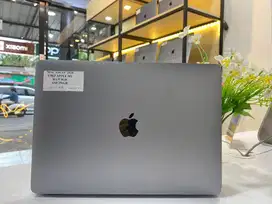 MacBook Air M1 2020 13” 8GB SSD 128GB Mulus Siap Pakai