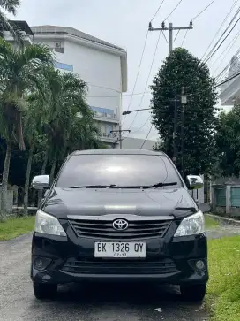 Toyota Innova E 2.0 Manual 2012 Abu-Abu