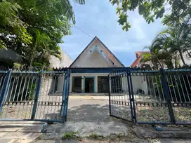 Rumah disewakan di pusat kota, jl Musi , Sby