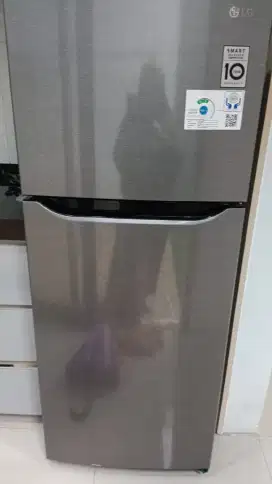 Di jual kulkas LG & mesin cuci Midea