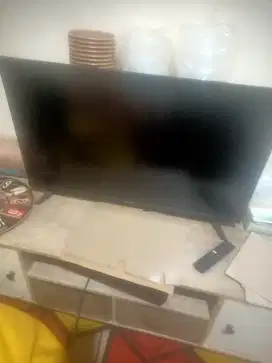 Dijual televisi LED real me 32 inch