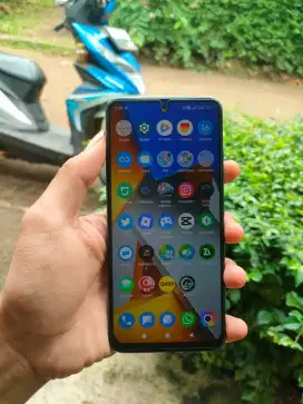 HP : POCO M4 PRO