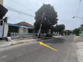 Rumah Hitung Tanah Luas di Solo Kota Dekat Manahan dan Solo Square