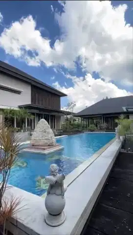 Jual Rumah Super Mewah Artistik style Resort di Surabaya Barat