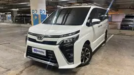 DP Rendah  14JT Toyota Voxy 2.0 Bensin-AT 2018 Putih