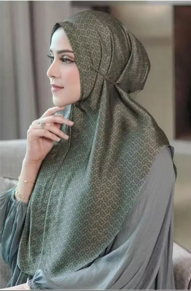 Tapis Bergo Slip on Buttonscraves