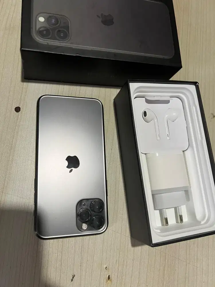 iphone 11 pro max 256gb enak masih new